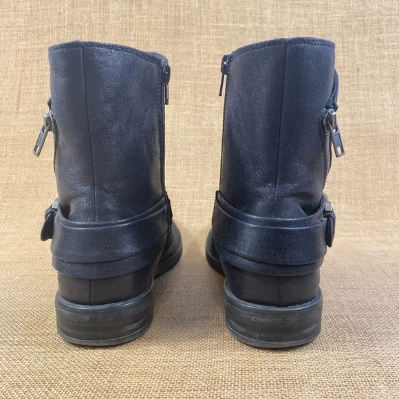 Bear Trap Boots Black  Buckle Side Zip
Women's Size 7 - Picture 10 of 12
